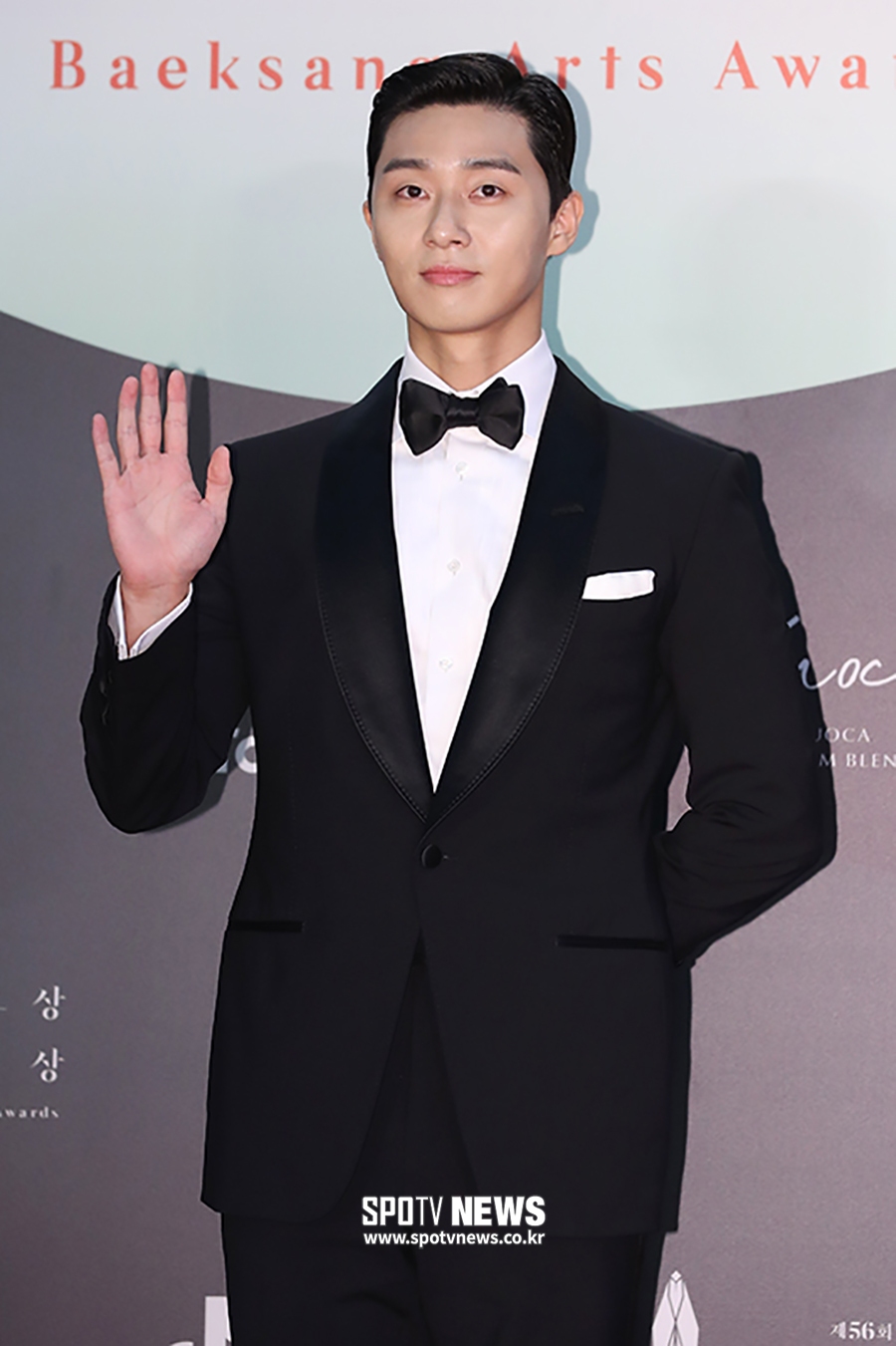 The 56th White House Arts Grand Prize red carpet event was held in KINTEX, Ilsan, Gyeonggi Province, on the afternoon of the 5th; Actor Park Seo-joon poses.