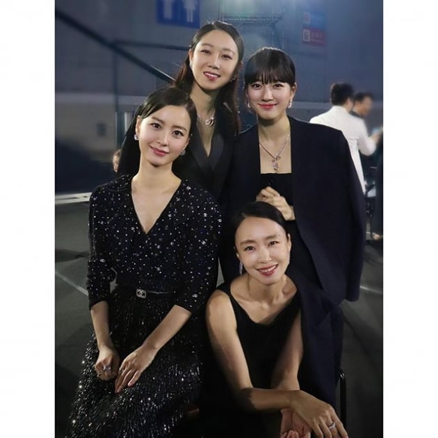 Four female actors from Forest Entertainment gathered at the Baeksang Arts Grand Prize. The 56th Baeksang Arts Grand Prize was held on the night of the 5th.After the event, the official accounts of Forest Entertainment showed pictures taken together by Jeon Do-yeon, Gong Hyo-jin, Jung Yu-mi and Bae Suzy.The agency said, The forest actors who shined the Baeksang Arts Grand Prize. I was happy to see this combination.On that day, Jeon Do-yeon won the best acting award for the movie Birthday. He said, The first thing I appreciate is the audience. I will visit you again with a good movie.Jung Yu-mi was nominated for Best Actor for the movie 82, Kim Ji-young.Gong Hyo-jin was delighted when his drama Around the Time of Camellia Flowers won the TV category.Bae Suzy, along with Shin Dong-yeop and Park Bo-gum, showed his stable progression ability by taking MC for three years of white arts.He will appear in the new film Wonderland directed by Sharing, Jung Yu-mi, Park Bo-gum and Kim Tae-yong.Four Actresses in the Forest Enter in Baeksang Arts Awards