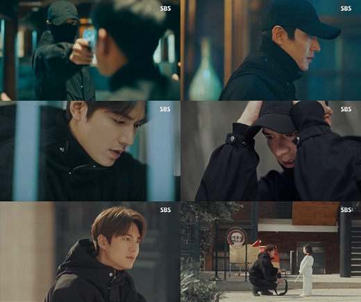 Lee Min-ho, the emperor of the Korean Empire, expressed his love for Kim Go-eun in a sad and sad way in the 14th SBS Drama The King: Eternal Monarch broadcast on the 5th.The deep and rich melodrama of Lee Min-ho, a melodrama that makes a corner of his heart even if he looks at his eyes, has added to his emotions and lust, increasing his immersion in fateful romance beyond time and space.On the day of the show, Lee Gon, who went back to the night of the 26 Years, was trapped in the past, and a space like Kim Go-eun, and a sad figure waiting for a reunion without a promise.Lee Gon - Lee Lim (Lee Jung Jin) went to 1994 through each Tangganju, using the axis of time and space that exists only when it becomes one.Lee saved himself by shooting with the Irim men just like the first situation, and the scene of dropping Tae-euls new ID card was also unfolded like a deja vu.But Igon was trapped in 1994 and did not return to 2020, a space without a rim, that is, a half-meal space, that was impossible to move time.Moreover, the cracks and pauses of the food became more serious than before, and they were in a desperate situation that could not often cross the two worlds.Nevertheless, Igon showed the end of the year of the 26 Years to reach the Tae in 2020, showing the end of the day.Especially, the appearance of trying to engrave memories of oneself was faint and sad.Im living 26 years, Ill be right there.We will meet again at Gwanghwamun in the second meeting with Tae-eul, who became an adult in 2016, when he left the head of a little boy who lost his mother, saying, I am going to you. So then, would you be a little kinder to me?We do not have much time, he said, crying out loud, and crying in the public phone booth, Wait a little longer, Im almost there. In 2019, the fateful meeting between the two people in Gwanghwamun, Korea, I increased my immersion.Lee s love affair was completed more deeply through Lee Min - ho.Lee Min-ho, who had a warm and friendly gaze toward Kim Go-eun, suddenly stimulated the emotional emotion of fateful love with his sadness.He also expressed the loneliness of the person who feels in the isolated time that flows differently, but expressed it in a faint, faint atmosphere.