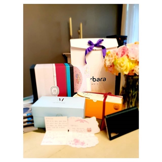 Kim Hye-soo and Song Hye-kyo also celebrate messageActor Song Yoon-ah thanked the fans for celebrating his birthday.Song Yoon-ah posted a letter and gift to his fans on the Instagram on his birthday, I really give you Thank you.Song Yoon-ah said, It was a day when I was so short of putting my mind in a few lines. I am sorry that I can not put it in the picture.I am very impressed by you, great love. I will not forget. I love you. Song Yoon-ah, who certified the fans gifts one by one, is smiling happily in the photo, surrounded by gifts and bouquets.Actor Kim Hye-soo, Lee Jung-hyun, Moon Jung-hee, and Song Hye-kyo, who are colleagues in Song Yoon-ahs birthday photo, also conveyed their congratulations with comments such as Happy Birthday.