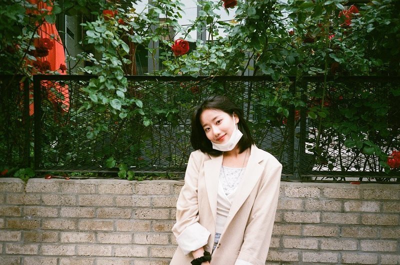 Lee Na-eun showed off her beautiful looks, which could not even be covered by Mask.Group April member Lee Na-eun uploaded two photos to her Instagram on June 7.In the photo Lee Na-eun boasts a breathtaking look, wearing a Mask - he thrilled fans with a beautiful visual from a distance.han jung-won