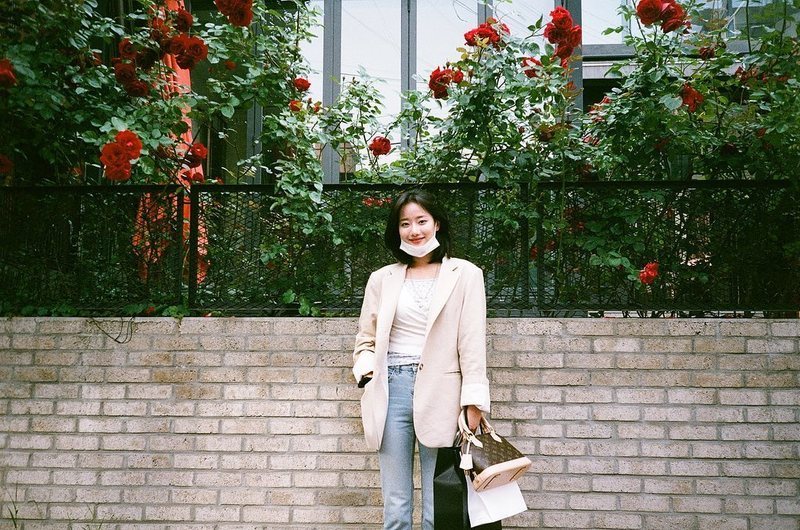 Lee Na-eun showed off her beautiful looks, which could not even be covered by Mask.Group April member Lee Na-eun uploaded two photos to her Instagram on June 7.In the photo Lee Na-eun boasts a breathtaking look, wearing a Mask - he thrilled fans with a beautiful visual from a distance.han jung-won
