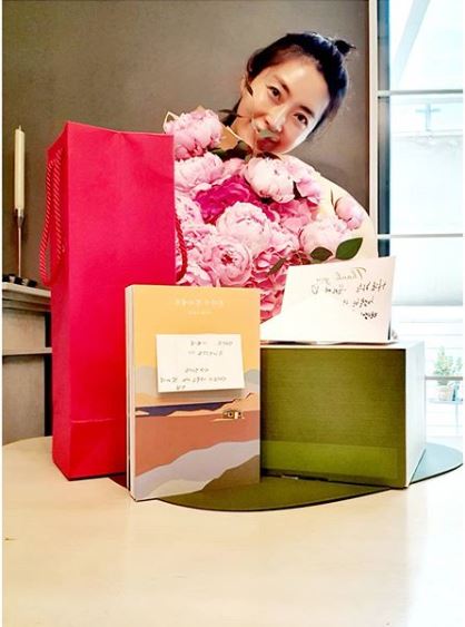 Actor Song Yoon-ah greets thank you for 48th birthdaySong Yoon-ah said on his 7th day instagram, I really give you Thank you.It was a day when I was so short of putting my mind in a few lines. In the public photos, there are various birthday gifts received from fans and many other acquaintances, and Song Yoon-ah is building a bright Smile with the flowers he received.Song Yoon-ahs entertainment best friends also celebrated their birthdays together through Comment, and Song Hye-kyo, who had a lot of friendship with Song Yoon-ah, also made a smile of those who left a comment saying Happy Sister Birthday.In addition, Kim Hye-soo, Kim Hyo-jin, Lee Jung-hyun, Seo Young-hee, and Um Ji-won left a comment to celebrate Song Yoon-ahs birthday.The netizens who watched this celebrated their birthday together with admiration for the appearance of Song Yoon-ah, who was born in 1973 and celebrated his 48th birthday this year, and were surprised that he was 48 years old.Song Yoon-ah, who has a son in 2009 with Actor Sol Kyung-gu and marriage, is scheduled to appear in the JTBC drama Elegant Friends, which will be broadcast first in July.=