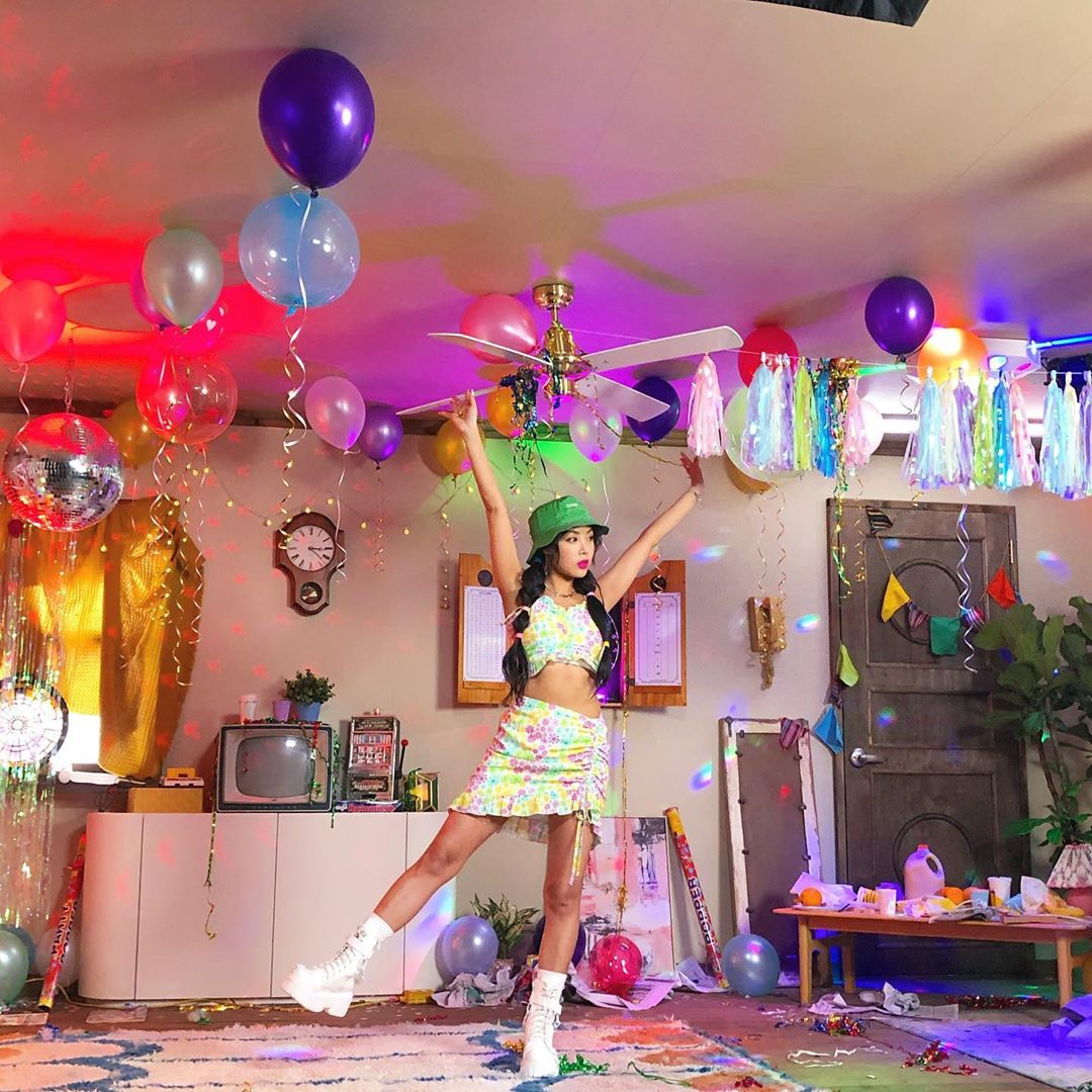 Singer Yubin has released a picture of the concept of Nepep.Yubin posted several photos on his Instagram account on the 8th, along with an article entitled Nepepep dae Emission 02.In the open photo, Yubin is dressed in colorful costumes and decorating the room with various party supplies. Yubins playful look and hip atmosphere attracted Eye-catching.With her hair braided in a pair of lambs, Yubin has been a refreshing attraction in many photographs, admiring the youthful atmosphere unique to Yubin and the innocent visuals.In addition, Yubin laughed by adding Hashtag, # If you play like this, your mother will be playing a backscratching.Yubin released the digital single Nepepep (ME TIME) on May 21.Photo = Yubin Instagram