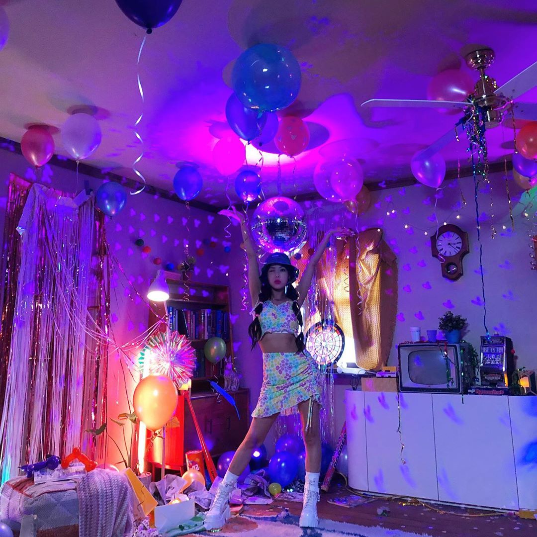 Singer Yubin has released a picture of the concept of Nepep.Yubin posted several photos on his Instagram account on the 8th, along with an article entitled Nepepep dae Emission 02.In the open photo, Yubin is dressed in colorful costumes and decorating the room with various party supplies. Yubins playful look and hip atmosphere attracted Eye-catching.With her hair braided in a pair of lambs, Yubin has been a refreshing attraction in many photographs, admiring the youthful atmosphere unique to Yubin and the innocent visuals.In addition, Yubin laughed by adding Hashtag, # If you play like this, your mother will be playing a backscratching.Yubin released the digital single Nepepep (ME TIME) on May 21.Photo = Yubin Instagram