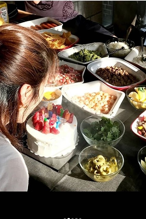 Seoul=) = Actor Song Yoon-ah expressed his friendship with his friend Son Ye-jin, saying, You have to make it for your birthday.Song Yoon-ah wrote on her Instagram page on the 9th, Youre a sister...thank you.I love you.  All of my people thank you and posted a picture that seemed to be taken on their birthday.The picture shows Song Yoon-ah smiling with a bouquet of flowers; another shows the back of Song Yoon-ah, who is looking at a full-bodied table.In a post by Song Yoon-ah, Son Ye-jin sent a message celebrating his birthday, saying, I should also prepare for my birthday.So Song Yoon-ah responded with a comment I will run and created a warm atmosphere.Meanwhile, Song Yoon-ah will appear on the JTBC drama Elegant Friends, which will be broadcast on July 10th.Son Ye-jin was greatly loved by the role of the main character Yoon Se-ri in the TVN drama Loves Unstoppable last February.