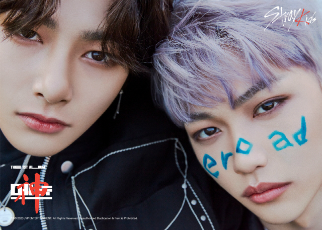 Stray Kids has released a unit Teaser image of their first full-length album, GOsaeng (High School).On the 9th, at 0:00 on the official SNS channel, Bang Chan and Seungmin, Reno and Changbin, Hyunjin and Han, Felix and Ien have opened four unit photos.Stray Kids had a nice black and white look and spewed out a wild charisma.Board, Graffiti Art, etc. In the object where freedom is felt, I caught my eye with 8 color charm of 8 people.When the alphabet written on the face of Bang Chan, Hyunjin, and Felix was connected in turn, the phrase Stray on the road was completed and stimulated curiosity.Since its official debut in March 2018, Stray Kids has been involved in various aspects such as writing, composing, concept of album, performance, and has established its identity.The regular 1st album is more anticipated with a record that will express the color of the team more deeply.The title song The God Menu (The New Menu) is a song with a fresh and intense feeling, and you can taste Stray Kids unique Marathon Music.The teams production group, Three Lacha (3RACHA), who wrote and composed, combined various hip-hop elements and musical instrument sources to create a rough and strange addictive rhythm.In addition to sound, performance will also be given a clear reversal point to provide visual and auditory fun.Stray Kids showed his extraordinary talent by participating in the work of all the songs as well as the title song.In addition, he collaborated with leading musicians such as Mike Daley, Henry Oyekanmi, Mitchell Owens, MNDR, and Peter Wade Keusch to enhance musical perfection.On the other hand, Stray Kids first regular album GO and the title song God Menu will take off the veil on the 17th.