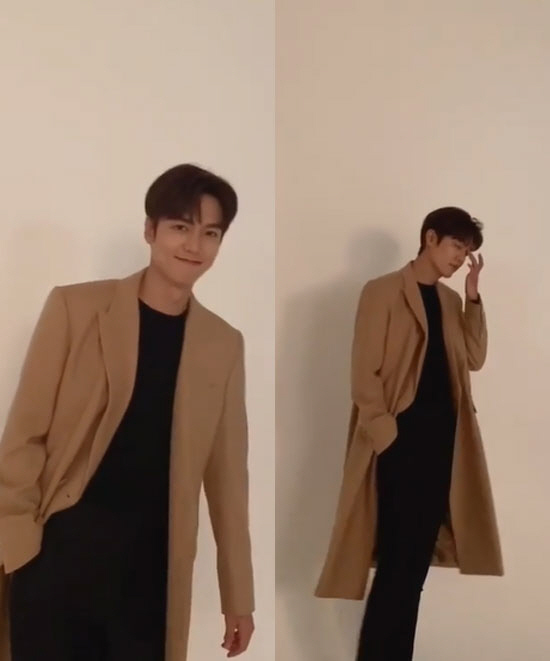 Actor Lee Min-ho boasted a perfect Southern proportion.9th day Lee Min-ho posted a video on her Instagram.The footage released showed Lee Min-ho being photographed; Lee Min-ho, wearing a brown coat, is shaking lightly to the music.In particular, Lee Min-ho proved to be the representative of Korea by adding a perfect body ratio as well as a sculpture-like appearance.Meanwhile, Lee Min-ho is ahead of the last episode of SBS The King - Eternal Monarch which will be broadcast on the 12th.