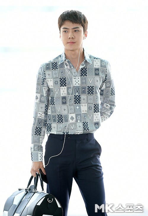 Will EXO Sehun appear in the movie The Pirate Movie2 (director Kim Jin Hoon)?On the afternoon of the 9th day, an SM Entertainment official said, EXO member Sehun is positively discussing the movie The Pirate Movie 2.There is no decision yet, he said.Sehun is known to have been offered the role of sculptural handsome, a major figure in The Pirate Movie, specializing in archery.The Pirate Movie2 is a sequel to The Pirate Movie: Bandits to the Sea, which was released in 2014 and mobilized 8.66 million people.Meanwhile, The Pirate Movie 2 is in the midst of free production work with the goal of cranking in mid-July.