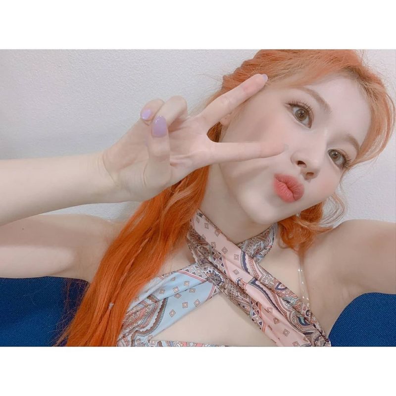 Group TWICE member Sana has shared the latest.Sana posted several photos on June 9th, along with an article entitled Issuance Day on the official Instagram of TWICE.In the photo, Sana is making various facial expressions with the appearance of SBS popular song. It boasts a beautiful atmosphere and a clear eye, and it focuses attention.park jung-min