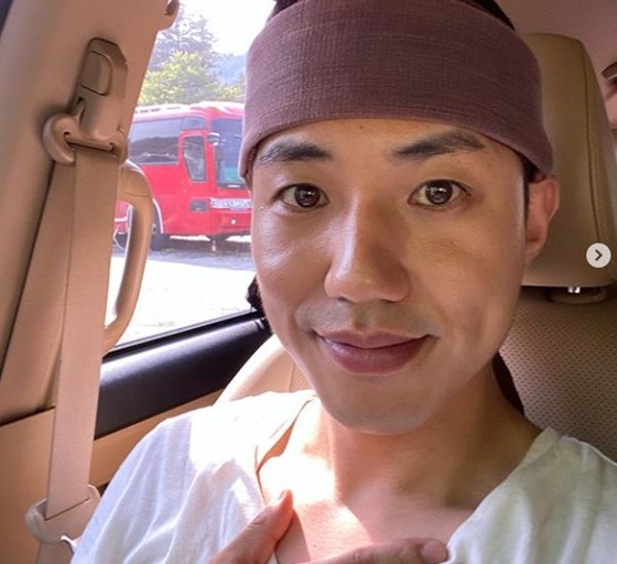 Actor No Hyeong-wuk takes Celebratory photo ahead of TV Chosun drama Wind and Cloud and Rainhas released the book.No Hyeong-wuk posted two photos on his instagram on the 9th, along with an article entitled AhhhhhhhhhhhhhhhhhhhhhhhhhhhhhhhhhhhhhhhhhhhhhhhhhhhhhhhhhhhhhhhhhNo Hyeong-wuk in the public photo is waiting in the car ahead of the TV drama Wind, Cloud and Rain.Summer is here and I feel good, No Hyeong-wuk added.On the other hand, No Hyeong-wuk plays the role of the mothers brother, Panggucheol, in Wind, Cloud and Rain.
