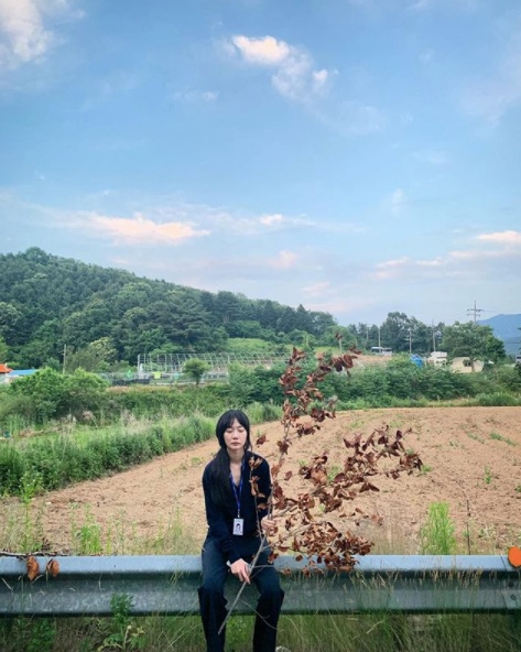Actor Bae Doona reveals recent conditions during filming of Secrets Forest Season 2Bae Doona posted a picture on her 9th day personal social media.The photo shows the image of Bae Doona, who is filming TVNs new drama Secrets Forest Season 2.The appearance of a police name tag of a character in the drama was a welcome to the drama fans.Secrets Forest is a drama that was broadcast in 2017 and collected topics with high perfection.Jo Seung-woo, Lee Jun-hyuk, and Yun Se-a, who have starred in Season 1, are currently filming Season 2.In Secrets Forest Season 2, it is known that the lonely prosecutor Hwang Si-mok (Jo Seung-woo) and the action group Detective Han Aftershock (Bae Doona) meet again at the front line of the investigation right adjustment and draw an internal secret tracking drama approaching the truth of concealed events.Jo Seung-woo and Bae Doona, who have been working as assistants in Season 1, are looking forward to seeing what they will look like at the opposite end.Bae Doona SNS