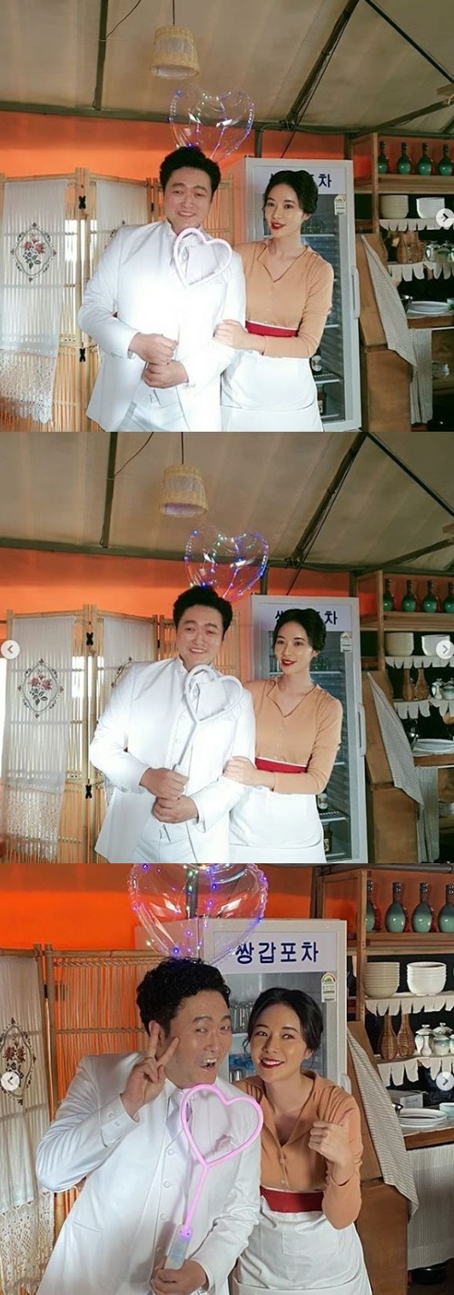 ..Pairs gloves sports car friendshipActor Hwang Jung-eum plays Lee Joon-hyuk and cute Celebratory photohas released the book.Hwang Jung-eum posted several photos with emoticons on his instagram on the afternoon of the 11th.In the photo, he is taking a friendly pose with actor Lee Joon-hyuk, who is appearing together in the JTBC drama Pairs gloves sports car.The two people smiling with their arms crossed the picture of the warm.Lee Joon-hyuk in another photo gave a comical look and laughed.Meanwhile, Hwang Jung-eum played the role of the moon in Pairs gloves sports car.