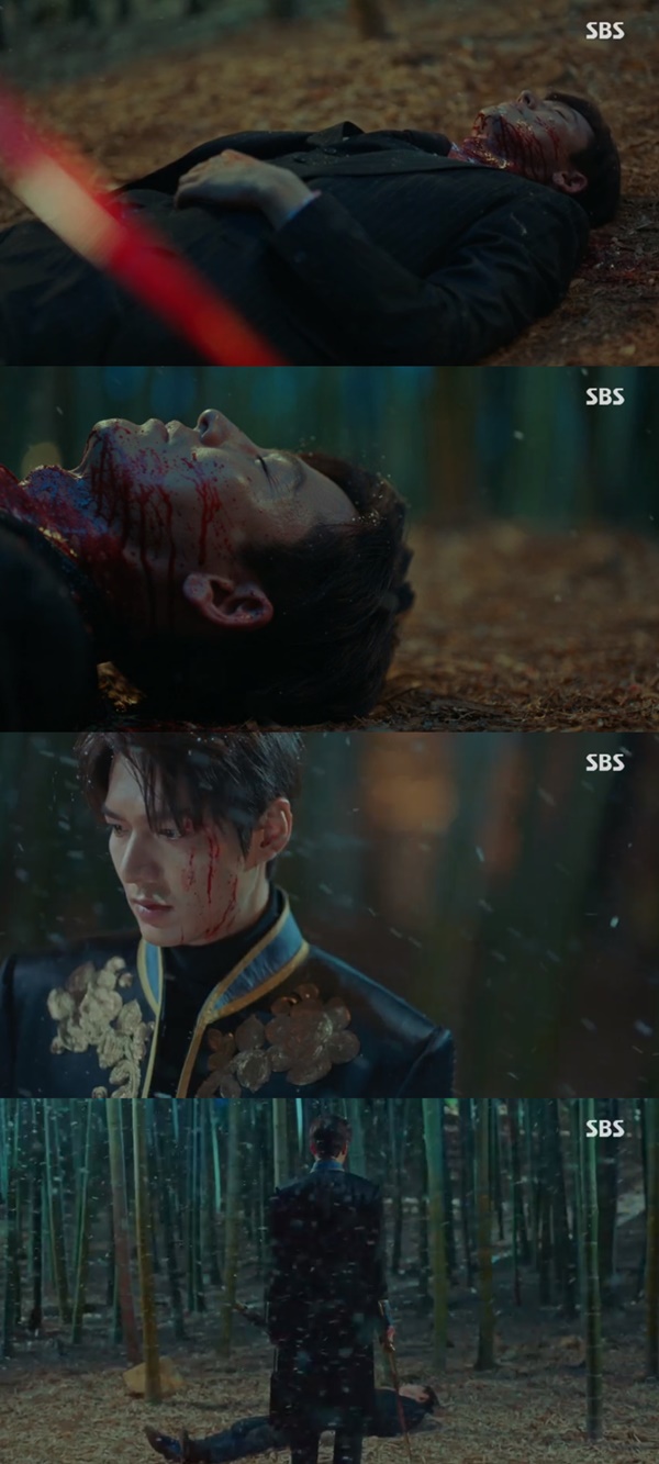 The King Lee Min-ho takes Lee Jung-jae with a knifeIn the SBS gilt drama The King: The Monarch of Eternity (playplayed by Kim Eun-sook and directed by Baek Sang-hoon), which was broadcast on the 12th, Lee Min-ho was portrayed as Churdan of Lee Jung-jae.On the day of the show, Igon headed to the 1994 Korean Empire reverse mock day with Cho Young (Woo Do-hwan); to make the Reversal Irim Churdan.Irim is knifed. Irim does not recognize the growing Igon.Who are you after me? Irim asked, and Igon said, I am the emperor of the Korean Empire and the master of the Sine Sword.Lee Lim, who was in the door of the dimension, confirmed himself and thought that Leeon failed. At this time, Jung Tae-eul (Kim Go-eun) shot Lee Lim.