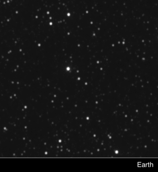 지구와 뉴허라이즌스에서 포착한 프록시마 켄타우리 위치 차이 배경이 된 별들은 프록시마 켄타우리보다 훨씬 더 멀리있어 시차를 보이지 않고있다. [NASA/SwRI/JHUAPL 제공/ 재판매 및 DB 금지]