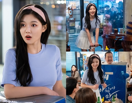 SBS new gilt drama Convenience store morning star (playplayed by Son Geun-joo, directed by Lee Myung-woo) Actor Kim Yoo-jung emits a lovely charm.The Convenience store morning star, which will be broadcasted on the 19th, predicted the Comic Restaurant drama in the background of the Convenience store, which is familiar and friendly space to us.Kim Yoo-jung will play a role of 4-dimensional Convenience store Alba in the drama and show various charms.Kim Yoo-jung has attracted attention by foreshadowing the character of Jeongsae star who is full of loyalty to hear the character of woman Kim Bo-sung, the personality of the personality who does not know where to go to the fresh beauty through teaser, still cut, interview.In the meantime, the production team released Kim Yoo-jung, who was in the promotional Alba, and the public photos show the attention of people in the store by spewing affinity.The star of the star is holding the attention of people with the colorful rhetoric of Queen of Promotion, and it is turning the store into pleasant energy.This promotion Alba is not the first time, but it is eye-catching to the appearance of a star who seems to be skillful.At the same time, the appearance of the star who is doing the promotional Alba rather than the Convenience store Alba stimulates curiosity.The production team will be able to confirm Kim Yoo-jungs charm of pale color in Convenience store morning star.Kim Yoo-jungs Hot Summer Days, which expresses the image of the star that took control of Promotion Alba, was not stopped at the scene.The production team will also fall into the loveliness of Kim Yoo-jung, who is also opposed to the production team.The first broadcast at 10 pm on the 19th.