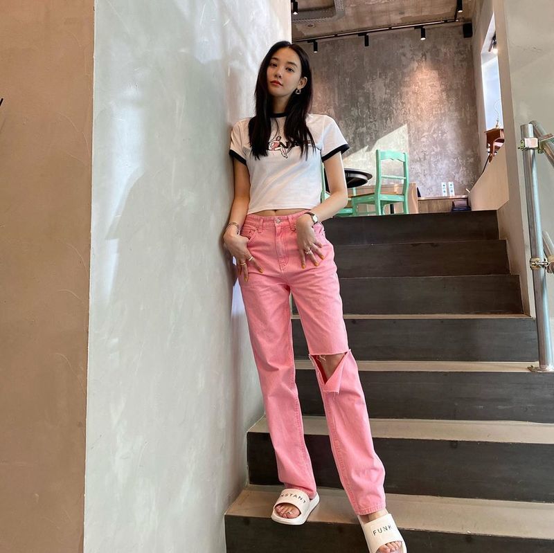 Actor Lee Joo-yeon from the group after has revealed the latest.Lee Joo-yeon posted several photos on his Instagram on June 15.Lee Joo-yeon in the public photo is wearing a white T-shirt and pink pants and boasts a pure charm.Lee Joo-yeons superior proportions and elegant atmosphere catch the eye.Meanwhile, Lee Joo-yeon appeared on SBS Drama Hiena.Park Eun-hae
