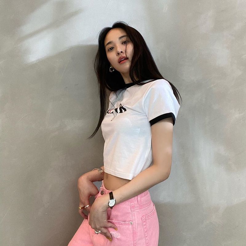 Actor Lee Joo-yeon from the group after has revealed the latest.Lee Joo-yeon posted several photos on his Instagram on June 15.Lee Joo-yeon in the public photo is wearing a white T-shirt and pink pants and boasts a pure charm.Lee Joo-yeons superior proportions and elegant atmosphere catch the eye.Meanwhile, Lee Joo-yeon appeared on SBS Drama Hiena.Park Eun-hae