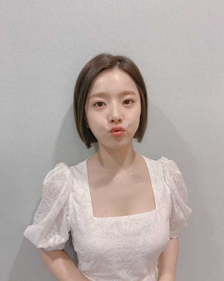 Singer Ben has revealed the latest.Ben posted four photos on his Instagram account on June 15.Ben in the open photo is wearing a white dress and showing off her innocent beauty.Bens clear atmosphere captures Sight. The netizens who watched the photos responded Its so beautiful and Its a beautiful jackpot.On the other hand, Ben participated in the JTBC drama Twin Gap Car OST Part.3 Ill Be.Park Eun-hae