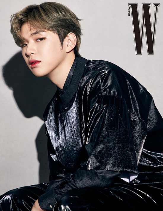 Singer Kang Daniels W. Korea July issue picture is being pre-released and is gathering topics.On the 15th, fashion magazine W. Korea posted two pictures on the official home page under the title Kang Daniel W. July issue of the picture cut.The photo showed Kang Daniel, who is wearing a pink suit and emits intense eyes. He was perfect from hairstyle to fashion.In another pictorial, Kang Daniel is all black style and exudes unrivaled charisma, with a sculptural look that ranges from foreheadline to sleek jawline.The fans who encountered the picture responded such as It is a sculpture, I am looking forward to other picture pictures and It is really handsome.On the other hand, Kang Daniels colorful charm picture can be found in the July issue of W. Korea.Photo: W. Korea home page