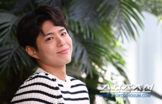 Actor Park Bo-gum releases All My Love, a song about fans hearts.Park Bo-gum agency Blossom Entertainment said on the official SNS on the 16th, Park Bo-gum Actor prepared a song gift called All My Love with a heart for fans.According to his agency, All My Love is a song written, composed and produced by singer-songwriter Sam Kim, and a sweet voice unique to Park Bo-gum is shining in Suh Jung melody.It will be released on the World Soundtrack Service 10th of August, in time for Park Bo-gums debut anniversary, and the single album will be released simultaneously on Korea and Japan on August 12th.Park Bo-gum has finished filming Lee Yong-jus film Seo Bok and is focusing on filming the TVN drama Youth Record and the movie Wonderland (director Kim Tae-yong) scheduled to air this year.Recently, it was known that he applied to the Navy military band under the influence of his father, who was from Navy.Park Bo-gum applied for the Navy Military Music and the Culture Promotional Army keyboard part recruited last month, and conducted practical and interview tests at Navy headquarters in Gyeryong-si, Chungnam the day before.The acceptance will be announced on the website of the Military Manpower Administration at 10 am on the 25th of this month.Park Bo-gum will enter the 669th course of Navy disease at 2 pm on August 31st when he passes.Park Bo-gum said, We are concentrating on film and drama shooting so that there is no disruption to the work in preparation for Enlisted.Park Bo-gum Actor prepared a song gift called All My Love with a heart for fans.All My Love is a song written, composed and produced by singer-songwriter Sam Kim, and a sweet voice unique to Park Bo-gum Actor shines on Suh Jung Melody.On August 10th, the album will be released on the World Soundtrack Service, and the single album will be released simultaneously on Korea and Japan on August 12th.The design and songs for the album released in Korea and Japan are the same (except for the Japanese lyrics part) and will be sold in limited quantities in Korea.We will inform you of the details through the notice later.I would like to ask for your interest and love in the song All My Love, which contains Actors heart for fans.