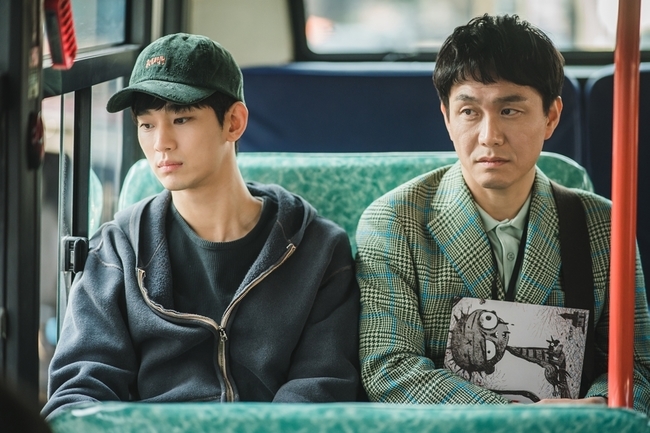 Kim Soo-hyun and Oh Jung-se, who meet as brothers in Psycho but are okay, are showing off the romance.Kim Soo-hyun and Oh Jung-se in TVN Psycho but Its OK (directed by Park Shin-woo, Cho Yong/Project Studio Dragon/Produce Story TV, Gold Medalist) which will be broadcasted at 9 p.m. on June 20, are pure young men who stay in their own world with their eldest brother, Moon Gang-tae and ASD, who are devoted to their brother in the play Im in charge of us.As interest in the smoke synergies of the two actors, which are shown through the two brothers, Kim Soo-hyun and Door Status, are growing, the idea of ​​the breath directly conveyed by Kim Soo-hyun and Oh Jung-se stimulates the interest of prospective viewers waiting for Drama.Kim Soo-hyun expressed strong confidence that the chemistry with Oh Jung-se is unconditionally perfect out of 10 points.When you do not shoot, you are always concentrating on the character and call yourself my brother. It is so good, he said.Oh Jung-se also said, Kim Soo-hyun is an actor who can not feel the gap at all.The more I shoot, the more I think that I am acting with a really good actor. I expressed my confidence as an actor and I am already curious about their chemistry.Oh Jung-se said at the online production presentation held on the 10th, I thought it would be difficult because I did not have a brother, but I had a lot of invisible emotions while shooting.kim myeong-mi