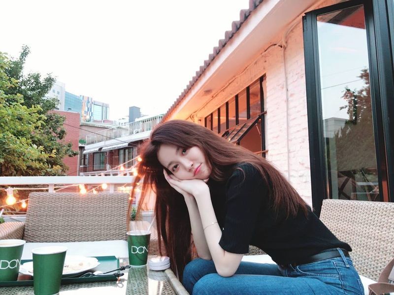 Girls Day Yura reveals daily life with member SojinYura posted three photos on June 16 with a short happiness in her instagram.Sojin and Yura in the public photos show off their natural beautiful looks; the two feel comfortable capturing the Sight.Fans who watched the photo responded, Both are so beautiful and I am happy.On the other hand, Yura appeared in the MBC drama The Mans Memory which last May.Park Eun-hae