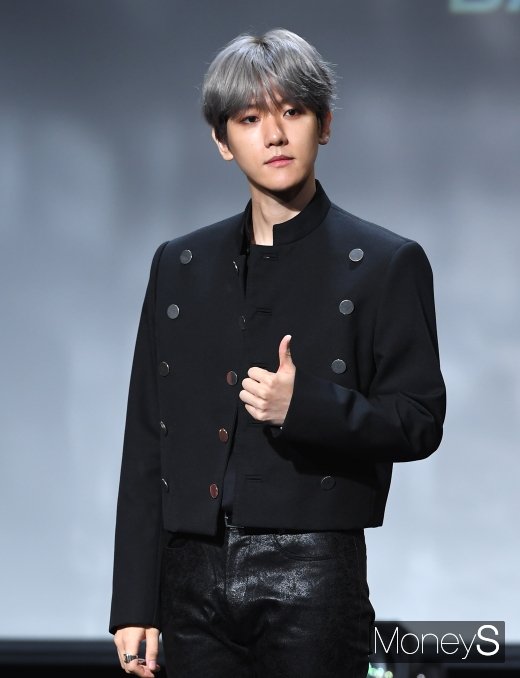 Recently, group EXO Baekhyun said, Oh I Strawberry ice!! But strawberries were a little bit nice!It is the Gyeongsang dialect of the word lets go which is sour.