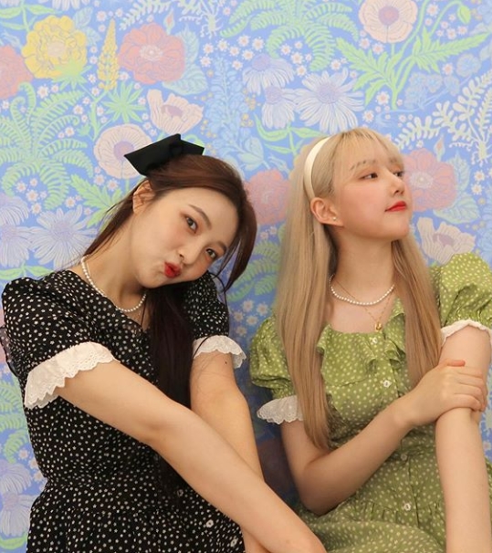 Red Velvet Joy left a certification shot with GFriend YerinJoy posted several photos on his 17th day with various emoticons through his instagram .In the open photo, Joy is wearing a tangled dress and boasts a refreshing beauty. Yerin next to him is also wearing a couple dress with a different color than Joy and boasts a refreshing charm.Joy recently participated in singer Crushs new single Janana Kanana featuring her GFriend, who confirmed her comeback on July 13.Photo: Joy Instagram  