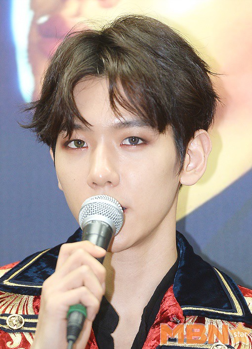 EXO Baekhyun appears in Yu QuizThe TVN entertainment program You You Quiz on the Blockhereinafter referred to as You Quiz) said on the afternoon of the 18th, Baekhyun participated in the Yu Quiz on the 17th.Were going to appear in the 61st episode, which will be broadcast on the first day of next month, he added.Earlier, actors Kim Dong-hee and Jeon Jin-seo appeared in You Quiz, and they gathered topics by telling a genuine story.So, Baekhyun, Yoo Jae-Suk, and Jo Se-ho are paying attention to what kind of talk they will show and what chemistry they will show.Meanwhile, Baekhyun made a comeback with his new song Candy on the 25th.