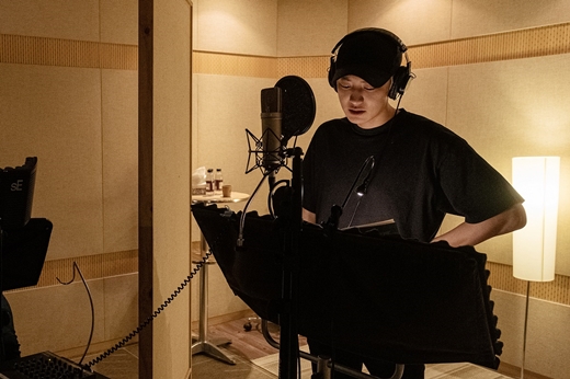 Naver Audio Clip hosted Love Live! with EXO Chanyeol on the night of the 18th, when Audio Artes Exciting Excited was first released.Chanyeol challenged voice acting as the male protagonist of the movie Puffle, the first ear-listening movie in Korea.Actor Lee Se-young played the role of heroine Kim Ji-yu and directed by Dalbhara, who is famous for the music director of the films Gokseong and Assassination.On the day of the broadcast, Kim Tae-jinLove Live!!, Chanyeol released various episodes related to voice acting.I also had time to solve the curiosity about Audio movie based on the questions I received from my fans in advance.Participants who are asked questions will be presented with a variety of gifts such as advanced speakers and wireless earphones.In additionLove Live!! We held an event where middle-class fans could participate.I received a real-time comment and had a pleasant time communicating with fans, such as a message ASMR event that Chanyeol reads directly, and a surprise quiz of the movie Puffy.On this dayLove Live!!, about 47,000 fans from all over the world participated and the real-time hearts reached 16 million, and they were successfully completed with a hot response.Chanyeol sincerely thanked all the fans who have been with Love Live!I would like to ask for your expectations and interest in the first Audio film in Korea, he said.