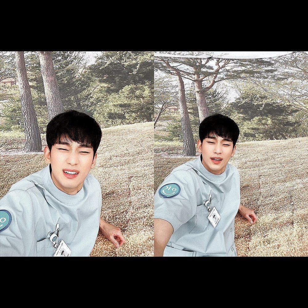 Actor Kim Soo-hyun Selfie has been unveiled.Kim Soo-hyun posted several selfies on his instagram on June 18 with hashtags including Okay, alright and Im fine.The photo is a selfie by Kim Soo-hyun, who was taken during the shooting of Drama.Kim Soo-hyun put his eyes in Selfie as they did not open properly or frowned on the sun.Fans responded by saying, Selfie, who was not shocked, did not even have half of the real class, Selfie is good even if it is not good, and cute.emigration site