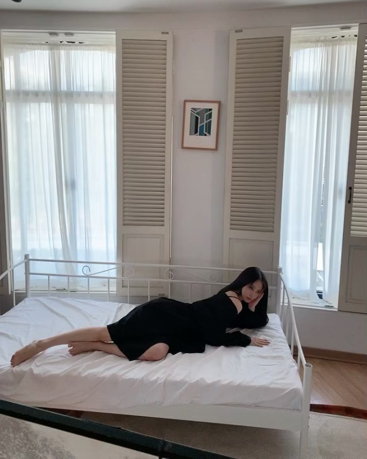 Actor Han Ye-seul reveals recent statusHan Ye-seul posted a picture on his Instagram page on June 19.Han Ye-seul, who lies obliquely on the bed of pure white in the public photo, is showing off her alluring beautiful looks.Han Ye-seuls colorful features and chic atmosphere catch the eye.The netizens who watched the photos responded It is so beautiful and It is a great charm.Meanwhile, Han Ye-seul runs the YouTube channel Han Ye-seul and communicates with subscribers.Park Eun-hae