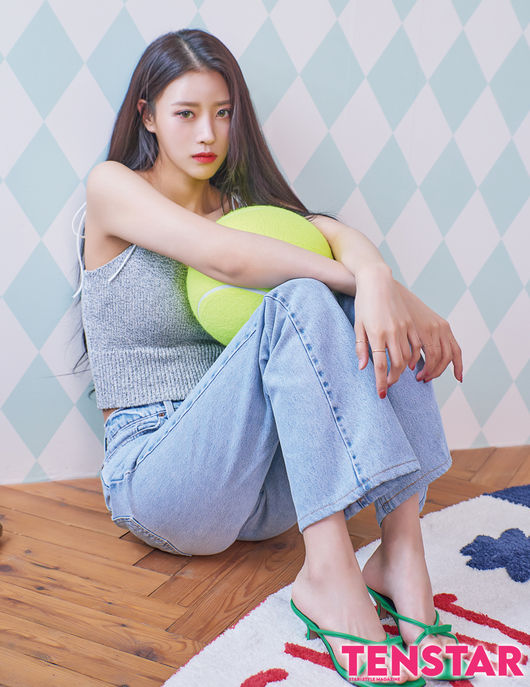 Girl group Lovelyzs Americas, JiSoo, and tugs pictures were released.On the 19th, Tenstar released a July issue photo with Lovelyz Americas, JiSoo and Tow.In this photo, which was taken with the concept of Home Vacance, the Americas, JiSoo, and Toyin completed a picture with a Summer atmosphere with fresh and refreshing charm.Another costume attracted attention by radiating the charm of the alluring atmosphere.This is the first time that the picture of the Americas, JiSoo, and the Towing Union is more special, including JiSoo, which is famous for its resemblance, and visual synergy caused by the Towing and the Americas.Lovelyz, who was in his seventh year of debut this year, was independent of all the members: the Americas, JiSoo, and Ye-in, whose members houses told their small routines from episodes to their usual body care.The complete comeback was also one of the hottest interests among Lovelyz members.If the members meet their eyes, they talk about comeback, the Americas said. I want to try a concept that Lovelyz has not done so far.I wonder if Lovelyz has turned into a hip-hugging figure in a bandana that suits Summer, he said.Lovelyz members are active in various fields with their talents and talents.Kay (Kim Ji-yeon) and Ryu Su-jeong acted as Solo, and the Americas appeared in a number of entertainments including KBS2 entertainment Sweet Adult Life and MBC Everlon Video Star.When asked who the group was most eye-catching recently, the Americas shook its head, saying, New singer Ryu Su-jeong.The Americas, JiSoo, and Toyne recalled the moments when they were empowered by the love they had received from their fans.The Americas captured the comments sent by fans while broadcasting live, and confessed that they made a folder separately on their cell phones and stored it from time to time.