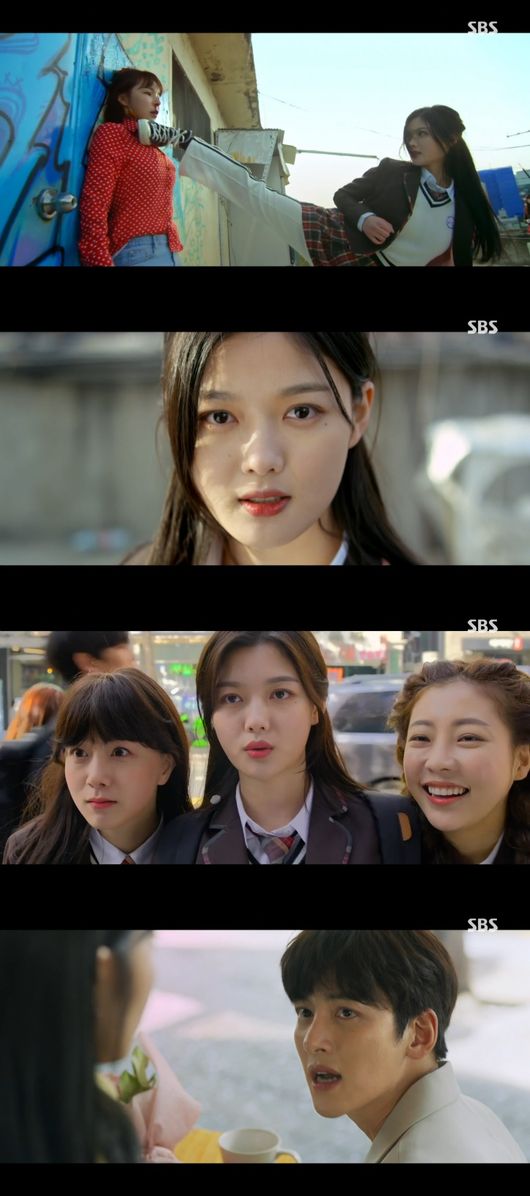 Ji Chang-wook and Kim Yoo-jung met three years later as Convenience store manager and Alba student.In SBSs new gilt drama Convenience store Sae-Byeol (playplay by Son Geun-joo, directed by Lee Myung-woo), which was first broadcast on the afternoon of the 19th, Choi Dae-heon and Kim Yoo-jungs first relationship and The Slap were drawn.Choi Dae-heon headed somewhere with a bouquet of flowers.Then he found a cat in the sewer and came to the rescue, and even if the clean suit was messed up, he got a cat and applauded.The two men, who were running for another place, made their first connection with a slight bump.The star was on the roof of a building, where the Friends were being bullied by the Iljins.One Iljin said, It is not a fight between women, but the star said, The true woman speaks with her fist.The place where the star and Choi Dae-heon faced again was the street.Choi Dae-heon, who dumped the doll after being dumped by a woman Friend, tongued the pathetic guys when she saw a cigarette star.The star asked Choi Dae-heon if he could buy cigarettes, but Choi Dae-heon said, I am not a good person. I am funny. Where do you ask for cigarettes?Ill cut you off, Choi Dae-heon said, and do that later and try to get a little more grown-up.The star ran to him, kissed him, and got the number. The star left a meaningful statement saying, Be careful, I do not know what to do with my brother.Three years later, Choi Dae-heon was working as manager of a Convenience store.To save on the cost of labor, the family worked in a 24-hour Convenience store.However, Choi Dae-heon was a major contributor to his work because his father Choi Yong-pil (Lee Byung-joon) fell down due to health problems and his mother Gong Bae-hee (Kim Sun-young) had to do his main job.Choi Dae-heon decided to choose a part-time student, and it was the first star to appear, and three years later, the part-time star was calming down the neighborhood with his extraordinary fighting skills.The star came to interview Choi Dae-heons Convenience store, and Choi Dae-heon almost remembered and screamed.But when the star seemed to be unable to remember, he refused to pass it safely and tried to send it back.Choi Dae-heon, who worked for 40 hours and was exhausted, fell asleep without notifying him of his failure, and when he opened his eyes, there was a good-looking star who worked skillfully and responded to the guests.Choi Dae-heon said there was another interviewer, but the star suddenly cried and said, I feel sorry for him, he will fall because of me anyway.It is a star that has become a Convenience store alba in earnest, but Choi Dae-heon has not doubted.He watched his every move and wondered how to cut it in Alba, especially when the morning star was educated and the money did not fit.Eventually, I went to the house of the star, but the house of the star on the resume was almost arrested by the police because it was an illegal prostitution place.But in the meantime, the star was doing Alba.I ran to see if I was stealing a cigarette, but the Convenience store door was locked and the cigarette was not visible, so the suspicion grew.As it turned out, the star was organizing the inventory, and the money was filled.Nevertheless, Choi Dae-heon did not doubt that even if I laugh, I will not be deceived because I failed to come to the plan.The star was upset to know that Choi Dae-heon suspected him. My mother took it because she was in a hurry, he said.You dont listen to me and judge me, its okay, not once or twice. And he kicked at Choi Dae-heon, who was trying to follow, showing off his extraordinary force.The star went to the karaoke room with the star, and the star said, You and I are more suspicious of the same thing, so who will be sad if we are suspected.Choi Dae-heon went home to worry about the star, but he could not meet the star. In the meantime, the star made money by promoting.Adult cartoonist Han Dal-sik (Peum Mun-seok) headed to Choi Dae-heons Convenience store after the deadline.Choi Dae-heon brought out a story of hardship by the sidelines, and the two of them chatted about the storm.The month-long ceremony assured that the star would not return, but the star returned to do Alba. Choi Dae-heon presented a beef lunch box with a sorry heart.And Choi Dae-heon apologized, saying, Im sorry.The star was disappointed that Choi Dae-heon had a female friend.But Jeong said, Mayor, I will be in love with me every day, but tell the woman Friend that I am sorry.Choi Dae-heon laughed off the words of the star and went on a date with Yoo Yeon-ju (Han Seon-hwa).And the narration came out that I should not have informed the morning star of the presence of the performance.The star sent a text even though Choi Dae-heon was on a date.At the moment of doubting the star, Han Dal-sik reported that the star was partying in front of the Friends and Convenience store, and Choi Dae-heon returned.