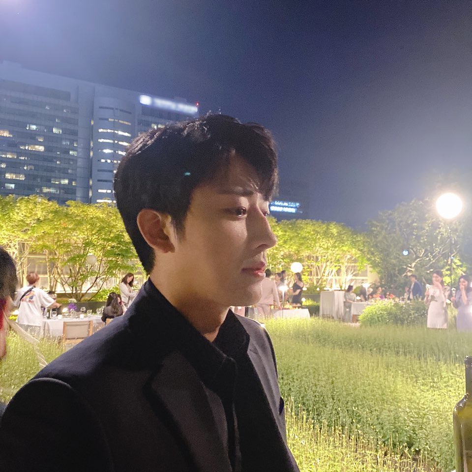 Actor Son ho joon showed off his warm visuals.Son ho joon said on his 18th day, Im shooting hard We Did Love! Meet me in July.# Did we love you # Oh Dae-oh # July 8 # JTBC and posted a picture.Son ho joon in the open photo is staring at something on the brightly lit set. Son ho joons sharp nose and faint eyes collect the netizens sight.Son ho joon stars in the JTBC drama Did We Love You as Oh Dae-oh.Photo: Son ho joon Instagram
