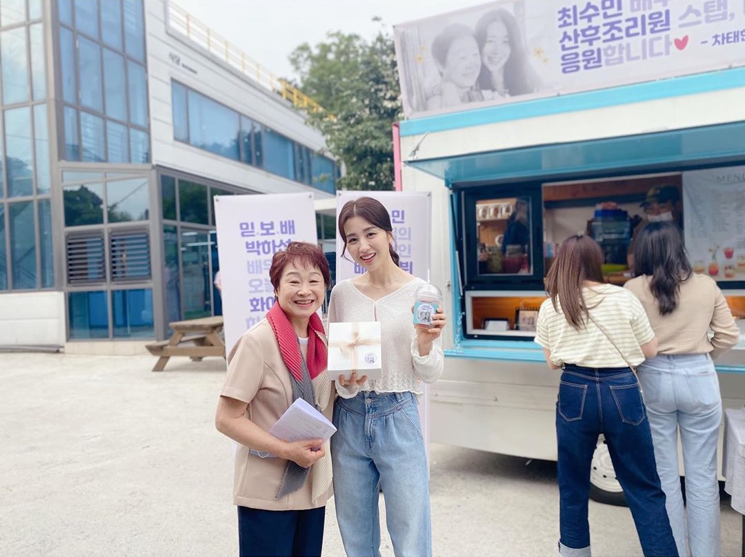 Actor Park Ha-sun thanked Cha Tae-hyun.Park Ha-sun told his Instagram account on the 19th, Since I had a movie Fool and Champ, I saw Tae Hyuns friends in the field and said, My brother should take care of me!I heard many people say, he said.I was close to my company, so I heard a greeting for a while at a dinner with my staff, and I sneaked away a lot of money. I really think it is a good thing to meet someone like you while doing this!I always cheer and thank you. I ate so well, my eternal monk brother! thanked Cha Tae-hyun.Park Ha-sun also said, The drama Outside Investigation, the movie Youth Police Kim Joo-hwans movie DumbThis time, I worked with my brothers mother. # I have been doing it for 14 years. In addition, the drama Postpartum care centers, which is about to appear, said that Cha Tae-hyuns mother, Choi Soo-min, has been in close contact with voice actors.In addition, the photos show Park Ha-sun and Choi Soo-min posing in front of a snack car presented by Cha Tae-hyun to the Postpartum care centers filming site.The two boasted a warm atmosphere and caught their eye.The TVN new drama Postpartum care centers starring Park Ha-sun is scheduled to be broadcast in the second half of this year.Photo = Park Ha-sun Instagram