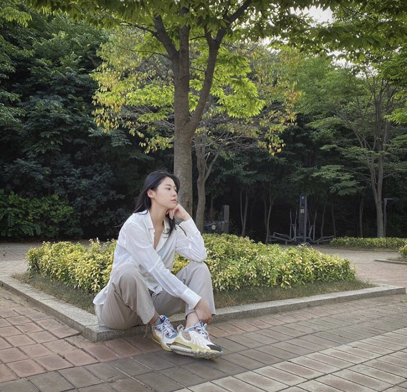 Girl group AOA member Seolhyun has emanated a lovely charm.On the 22nd, Seolhyun posted a picture on his SNS with an article called Mung.In the open photo, Seolhyun is sitting on the floor and taking a rest. He has a lovely charm in his blank face.On the other hand, Seolhyun performed in the JTBC drama My Country which was aired last year.
