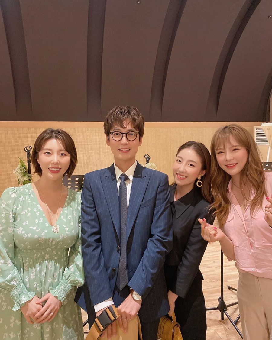 Actor Jung Kyung-ho has seen the society in the Wedding ceremony of his acquaintance.Singer Butterfly wrote on her Instagram account on Monday: Successful taking pictures with Jung Kyung-ho. Congratulations on the wedding that was so beautiful.I love you Jung Kyung-ho and posted a picture.In the photo, Butterfly, who visited Wedding ceremony, left a commemorative photo with Jung Kyung-ho in a navy suit.Especially on the same day, Jung Kyung-ho was in charge of society at the Wedding ceremony and gathered topics.The netizens who watched this sympathized with Butterflys shy fanship, while shaking numbly that Jung Kyung-hos perfect suit fit was a true civilian guest and envious of Sooyoung, who is in public love, and admired Jung Kyung-hos hommy appearance.Sooyoung and Jung Kyung-ho started a public love affair in 2014 by acknowledging their relationship.The two of them have recently starred in OCN Tell as you see tvN Spicy Doctor Drama.