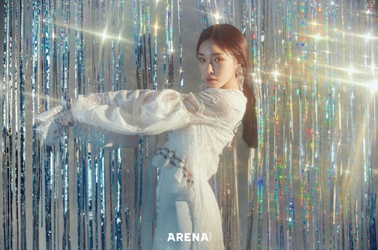 A new pictorial of Singer Chungha has been unveiled.This picture is inspired by Chunghas colorful performance and visuals with the concept of Glam and Bling.Chungha showed a sparkling charm and at the same time showed a charismatic look and intense image.The back door that it was difficult to pick a picture because each movement of Chungha was photogenic.In the interview after the filming, I expressed my enthusiasm for music and performance, which can be constantly active.Chungha, who announced his first regular album released this year by releasing his pre-release song Stay Tonight in April, announced another new song in July and expressed confidence that he would show more colorful charm.Chunghas pictorials and covers can be found in the July issue of Arena Homme Plus.Photo: Arena Homme Plus