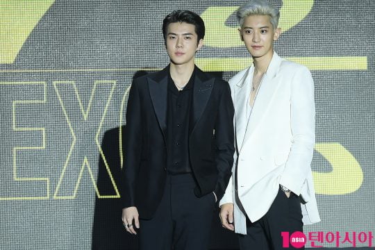 Unit Sehun & Chanyeol (EXO-SC) of group EXO will come back on July 13th.Sehun & Chanyeols first regular album 1 billion views will be released on July 13th.Sehun & Chanyeol debuted its first mini album What a Life, which contains unique bright and trendy music in July last year.They have demonstrated their musical capabilities by participating in all songs and recording their own songs, as well as proving their power in the iTunes top album charts, including the number one spot in 48 regions around the world, the number one Chinese QQ music digital album sales chart, and the number one United World chart.So the two people will show their new album more expectation.