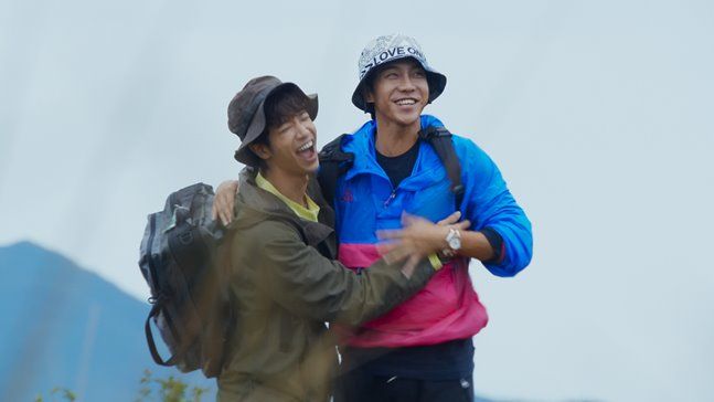Actor Lee Seung-gi Ryus Bromance will be released through Twogether.On the morning of the 23rd, an online production presentation of the Netflix new Travel entertainment program Twogether was held.Lee Seung-gi, Ryu Ho, Cho Hyo-jin and Ko Min-seok PD have repeatedly emphasized the Bromance of the two cast members in the program.Lee Seung-gi defined Travel with Ryu as Bromance Lantern Travel, and Ryu Ho praised Lee Seung-gi as Savior.While using different languages, the two also mentioned similarities, saying, I like to work hard and find something.In addition, the appearance of the two people is very similar to each other, which surprised the viewers.The late PD also cited a similar smile as the reason for casting Lee Seung-gi and Ryu Ho.Lee Seung-gi is so talented that he didnt have to worry about being the one who will lead the Twogether.I wondered what kind of foreign artist Ryu Ho was, and she was attractive because she was beautiful and good. It seemed like a synergy if they were Twogether The production teams expectations were just right: You can see Lee Seung-gi breaking through language barriers. He taught me a lot of entertainment and taught me a lot of tricks.Lee Ho praised him for adapting so quickly that he could not be regarded as an entertainer. Lee Seung-gi and Ryu Ho looked like each other in addition to their outstanding looks and warm smiles. They are handsome when you look at them, but the biggest thing they have in common is futile.Lee Seung-gi is a hero, but Ryu is not easy. The two peoples heroism is a proper breath.I was breathing well at first, but Im showing good breathing that makes the production team more embarrassed.The group focused on meeting and communicating with fans and tried to differentiate itself from existing Travel entertainment. Travel, which the two people visited, was also decided by the recommendation of fans.In Travel magazine, Lee Seung-gi and Ryu Ho solve the mission presented by the production team and find out where the fan is.Lee Seung-gi Ryui, who started his first journey in September last year in Yuyakarta, Indonesia, returned to Seoul via Bali, Bangkok and Chiang Mai in Thailand, Pocara and Kathmandu in Nepal.I started by drawing a process where two men from different cultures go Twogether in a strange place, said Joe PD. I decided to be a Twogether in the sense that they are with two men and fans.I wanted to YG Entertainment to have a lively travel that runs directly into the lives of fans. In particular, with coronavirus infection-19 (Corona 19), the road to overseas Travel is blocked, attention is being paid to whether Twogether will be able to give proxy satisfaction to viewers around Ranseon Asia.Unfortunately, we have been released in a situation where we can not travel around the world, but we expect that if you enjoy the ranch travel Twogether with the bright and pleasant energy of the two people, it will be healing, said Joe PD. Twogether is a Travel that everyone is Twogether like the name.I hope everyone will join us on this Travel as we have entered the lives of locals and put them lively. Twogether will be released to the world through Netflix on the 26th.
