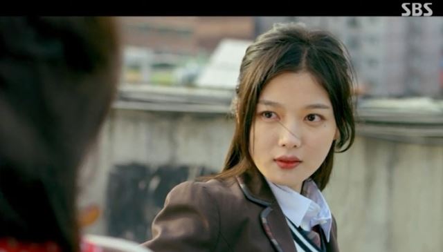 The SBS gilt drama Convenience store Morning Star, which was first broadcast on June 19, presents a life-friendly episode with Convenience store as a background, a character full of personality, and gives fun to the house theater. Kim Yoo-jung is captivating viewers with an action and a smile that falls into the audience.Kim Yoo-jung, a 4-dimensional part-time job star in the play, has a special athletic nerve and fighting skills, but he is surprised to see the full-fledged star, asking for a flower horse as he warns every time he loves flowers and plays an action with a friend-loving character.Kim Yoo-jung, who showed off the first appearance of Character by showing a hot action in the first episode of Convenience store morning star, showed the spicy taste of justice to bad high school students who harass Friends.The star asked them to enter the bad circle, What is the word of the flower? Then the subtitle rejection appeared on the screen and laughed.In particular, Kim Yoo-jung showed a parody of Sunny with actor Park Jin-joo, who became famous as the movie Sunny s cursing high school girl character.Kim Yoo-jung, who perfected the action with his colorful bodywork, made a strong impression on viewers even though he had never seen a tough transformation before.The chase with his brother Solvin (played by Jung Eun-byeol) and the fireworks kick also attracted attention with comic scenes such as comics.Kim Yoo-jungs action, which catches Solvin, a brother who is interested in something else than studying, made a laugh with the subtitle of Love between sisters in the flower of the flower.In the process, the appearance of bad high school students who were flying into the air as Kim Yoo-jung passed by, parodied the opening of the movie Product Zero and laughed.Choi Dae-heon (Ji Chang-wook)s Convenience store, which was put on the brink of a shutdown due to the sale of underage cigarettes.It was part time job morning star who helped Choi Dae-heon, who was in trouble to lose his familys rice line.Jung Sae-byeol found a high school student (Lee Jun-young), who deceived his identity with a fake ID card, and solved the case. After overpowering Yang-a-chi high school student with a nice kick, Jung Sae-byeol said, Do you know what an ivy flower is?Follow me, cigarettes are half the sales of Convenience stores. In addition, the subtitle symbiotic of the flower of the ivy appeared on the screen, giving me a pleasant exhilaration.The unique action of the star, which shows the action by asking flower words, is getting a hot response from viewers.Kim Yoo-jung has a passion for digesting action without bands, and is making the charm of the spicy part time job star character.In the future, Kim Yoo-jung will be filled with fullness of flower words, raising questions about what moment and how it will come out.The 24-hour unpredictable comic romance drama Convenience store Morning Star, which is a 4-dimensional part time job and a full-fledged manager of Hunan, will perform the Convenience store on stage, can be seen every Friday and Saturday night at 10.