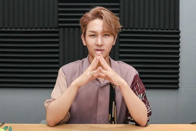 넘치는책방 이미지