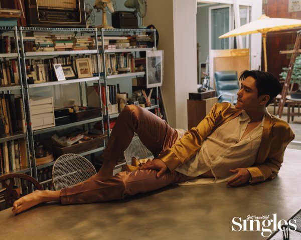 Private Life Go Kyoung-pyo Im challenging Music Work One Day 2020 yearIn the second half of the year, Go Kyoung-pyos picture, which is returning to the anticipated drama Private Life, was released.In this picture, which was conducted under the concept of secret privacy, he completely digested the soft charisma and intense masculinity, and impressed the staff of the filming scene.Actor is not a personal art, so the efforts and collaboration of many are important.Actor Go Kyoung-pyo, who has been involved in various activities throughout the genre, including drama, movies, and comedy programs for more than a decade as an actor, said, I learned the lesson that I should thank for the trivial things over time.When I looked back on the way I passed, the present Go Kyoung-pyo was completed because the work of the people who directed and put it was added.I always feel that I am getting help from someone about what I can not do. I expressed my gratitude to my colleagues working together as Actor.2020 yearJTBC Drama Private Life, which is scheduled to air in the second half of the year, is a story that unintentionally involved in the privacy of the country, and the fraudsters who are involved in the fraud confrontation with large corporations such as Goliath, revealing the huge private life.Actor Go Kyoung-pyo, who tries to transform acting into a questionable fraudster Jung Hwan who approaches Ju-eun by impersonating a team leader of a large company in Drama private life, said, I had time to look back on myself in the army to transform acting.I feel sorry that I can not give an impact as much as the performance of my seniors who grew up when I was a child, but nowadays I try to accept a lot with humility and gratitude.If I do my best, I will get good results. Go Kyoung-pyo, who enjoys painting normally, said, Thanks to the influence of my mother who majored in art, I started as a hobby.Its a great hobby for mental care and creating results for yourself, and its inspired by the message that texts deliver, mainly listening to comic books Slamdunk and 90s black music, H.O.T, he said.Also, I want to challenge music work someday.It is not well known, but it would be too much to be honored to play music with a respectful artist with excellent music. Go Kyoung-pyos pictorials and interviews, which show new images in various genres with versatility and genuineness, can be found in the July issue of Singles and the fun online playground Singles Mobile.