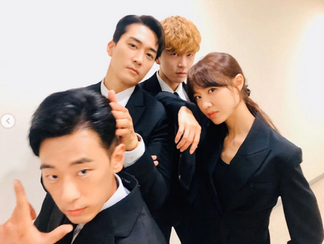 Song Seung-heon announced the formation of Seo Ji-hye and the Children.Song Seung-heon wrote Seo Ji-hye and the children on the personal Instagram on the 25th and posted two photos.In the public photos, the only woman in the world Seo Ji-hye, centering on Song Seung-heon Lee Hyun-jin Kim Seo-kyungs male actor stared at the camera in the 90s with a pose like Idol.Especially, everyone is wearing a black suit and captivating the viewer with an excessive pose.On the other hand, Song Seung-heon Seo Ji-hye is breathing with MBC drama Would you like to eat dinner together?