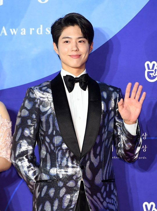 Actor Park Bo-gum will be Enlisted on August 31.I plan to finish filming the movie Wonder Park and the drama Youth Record until I was Enlisted, he said. I would like to ask Park Bo-gum to support me to fulfill my obligations of defense in a healthy manner.Park Bo-gum had previously applied to the piano field (key disease) of the Navy Cultural Promotion Group and was interviewed on the 1st.Park Bo-gum was known to have applied to Navy under the influence of his father, who was from Navy disease; also a musical major, he had a high-quality singing and piano skills.Park Bo-gum has finished filming the movie Seo Bok and will shoot Wonder Park and Youth Record before Enlisted.Star