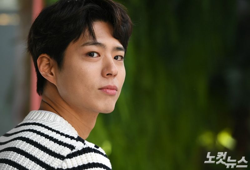 Park Bo-gum Actor has passed the Navy Culture Promotional Service, said Blossom Entertainment, a subsidiary company. It will be Enlisted on August 31.Park Bo-gum is currently filming the movie Wonder Park and TVN drama Youth Record.The agency added: We plan to complete both Wonder Park and Youth Record shoots until Enlisted.Park Bo-gum applied to the Navy Cultural Promotion Team and interviewed on the 1st.An agency official said at the time that Park Bo-gum had applied to the piano (key-bottle) division.