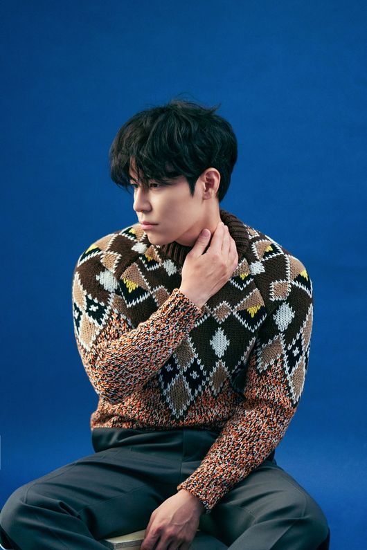 Actor Lee Gyoo-hyeong also makes behind-the-scenes cuts the best cut.On the 25th, fashion magazine Vogue released the July issue, and Lee Gyoo-hyeongs perfect visuals, which make B cut the best cut, catch the eye.Lee Gyoo-hyeong, who was released through the official post of Lee Gyoo-hyeongs agency Ace Factory on the day, made a chic atmosphere and changed the atmosphere to a seared Smile, and in the shooting cut with rabbits, they made Smile together with those who looked lovingly as if they were communicating with animals.Lee Gyoo-hyeongs charm is also hot on the behind-the-scenes cut after the Manleb pictorial.Lee Gyoo-hyeong, who has nothing to do, Lee Gyoo-hyeong, a pictorial genius in an Acting genius, Lee Gyoo-hyeong is handsome and cute alone, perfect itself, and behind the scenes were also hot.Lee Gyoo-hyeong, who has been awarded the title of Acting Artisan by the irreplaceable Acting of each work, has been on stage again after the end of the drama High bye, Mama!In the 1930s, the musical Fan Letter tour, which depicts the art and love of literary people, started in the background of the Japanese colonial period.acefactory