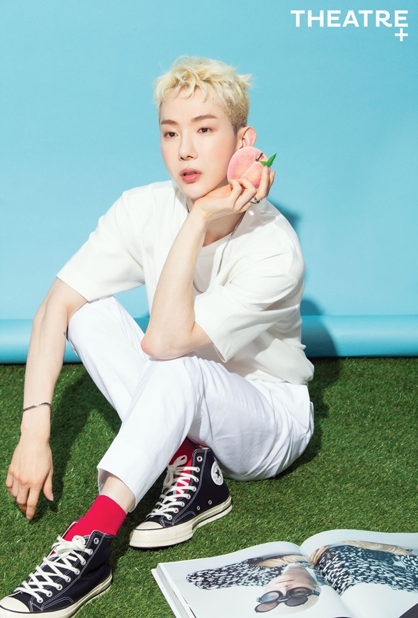 Jo Kwon, Shin Ju-hyeop, MJ (Astro), and Ren (NUEST), who will appear as Jamie in the musical Jamie (original title: Everybody Talking About Jamie), have covered the cover of the July issue of Theater Plus, a performance culture magazine.In a photo released ahead of the opening of the Korean premiere of the musical Jamie on July 4, Jo Kwon, Shin Ju-hyeop, MJ (Astro), and Ren (NUEST) showed a refreshing charm to relieve the heat of summer with a Boy Mi filled with fresh energy.In line with the theme of The Shining Moment of Youth, the four actors dressed in white costumes with a feeling of pure boy, and matched the accessories symbolizing summer in a set of grassy backgrounds that gave a thrill of picnic in sunny weather.Jo Kwon, Shin Ju-hyeop, MJ (Astro), and Ren (NUEST) in front of the camera showed a playful and unintentional playful appearance without any intention in a relaxed atmosphere, a conversation and enjoying leisure, and showed off the strong friendship accumulated during the practice period and made the atmosphere warm with pleasant and happy appearance.The pictures and interviews of the lovely Korean Jamie actors can be found in the July issue of Shear Plus, website, and SNS channel.The musical Jamie, presented by show-off maker Shownote Co., Ltd., is a special and impressive growth story of a 17-year-old high school student named Jamie who visits his dreams and true self against world prejudice. After premiered in Sheffield, England, 2017 years, he was nominated for five Olivier Awards in 2018 and won three Watts-on-Stage Awards. The latest hit.The musical Jamie, which has exciting pop music and dynamic street dance dance, which is a rejuvenating and youthful performance that always shakes the shoulders, gives a heartwarming message and impression about the humanity that modern society needs, such as understanding, respect and embrace between humans and humans.The musical Jamie will open at the LG Arts Center on July 4 (Saturday) and can be booked on the LG Arts Center website, Interpark tickets, Melon tickets, and Shownote website.
